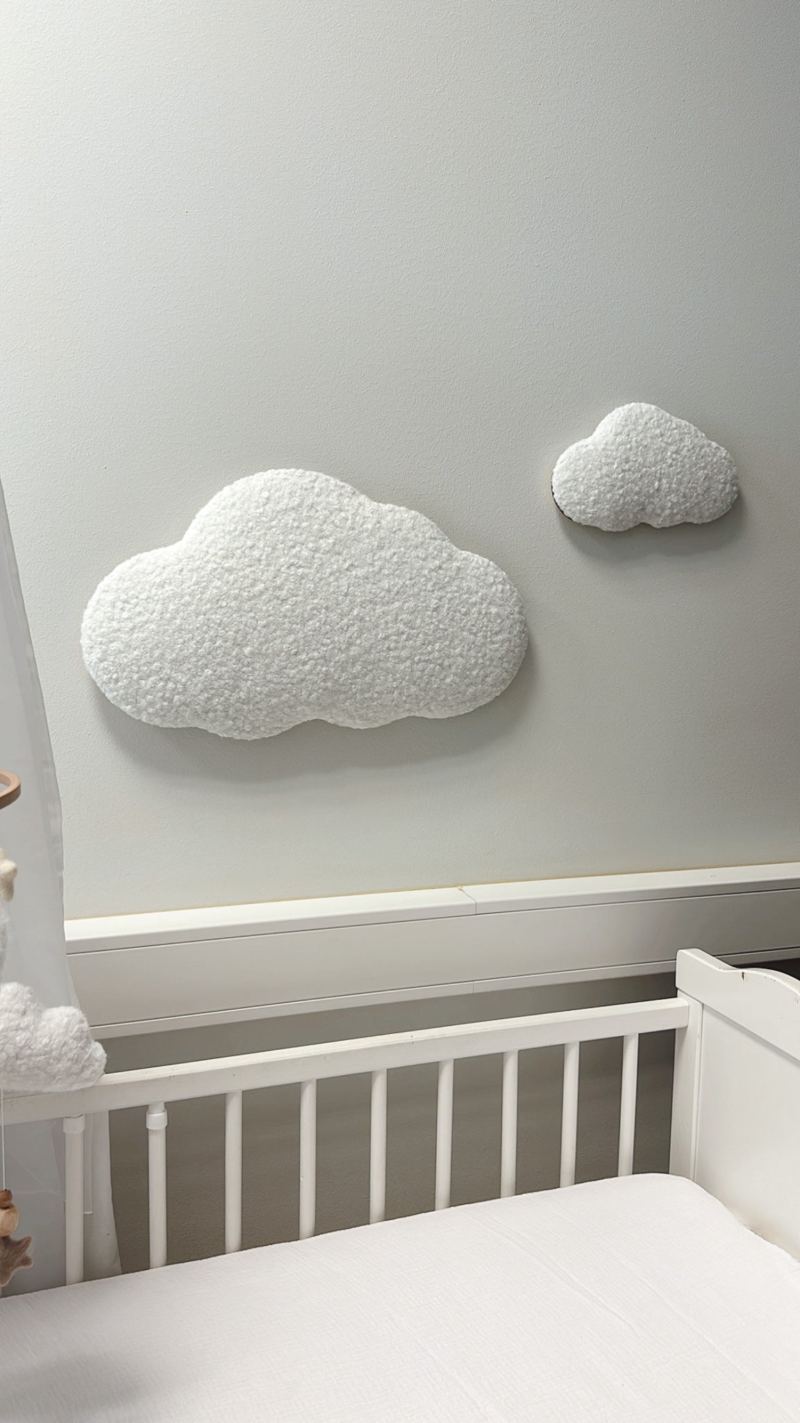 Boucle seinakaunistus pilve kujuga